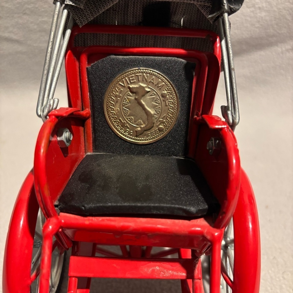 Miniature die-cast Red 3-Wheeled cycle Rickshaw Carriage Vietnam Antique Coin - Picture 4 of 7
